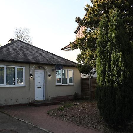 Cosy 3-Bed Bungalow Nec Airport Close To Amenities Birmingham Esterno foto