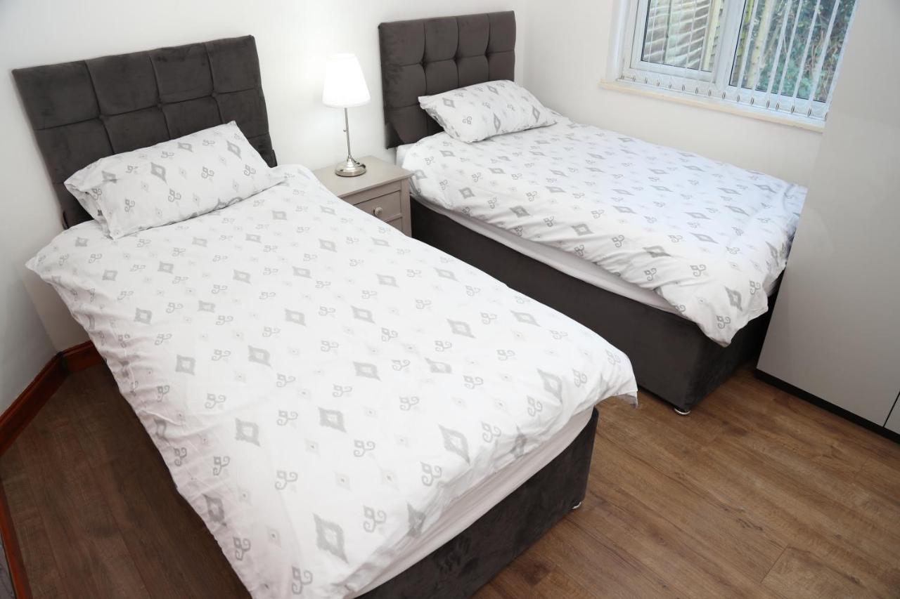 Cosy 3-Bed Bungalow Nec Airport Close To Amenities Birmingham Esterno foto