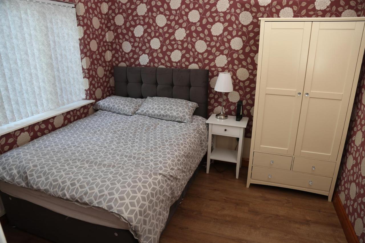 Cosy 3-Bed Bungalow Nec Airport Close To Amenities Birmingham Esterno foto