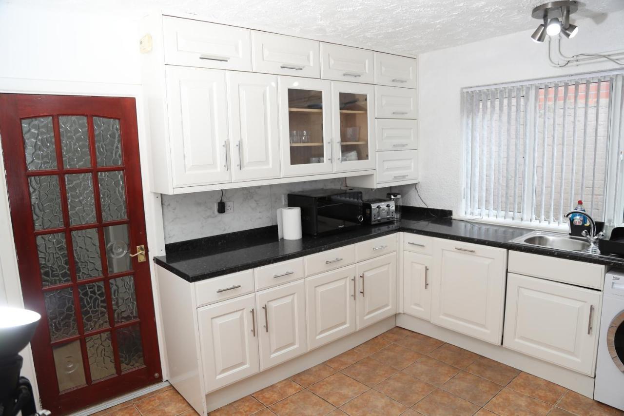 Cosy 3-Bed Bungalow Nec Airport Close To Amenities Birmingham Esterno foto