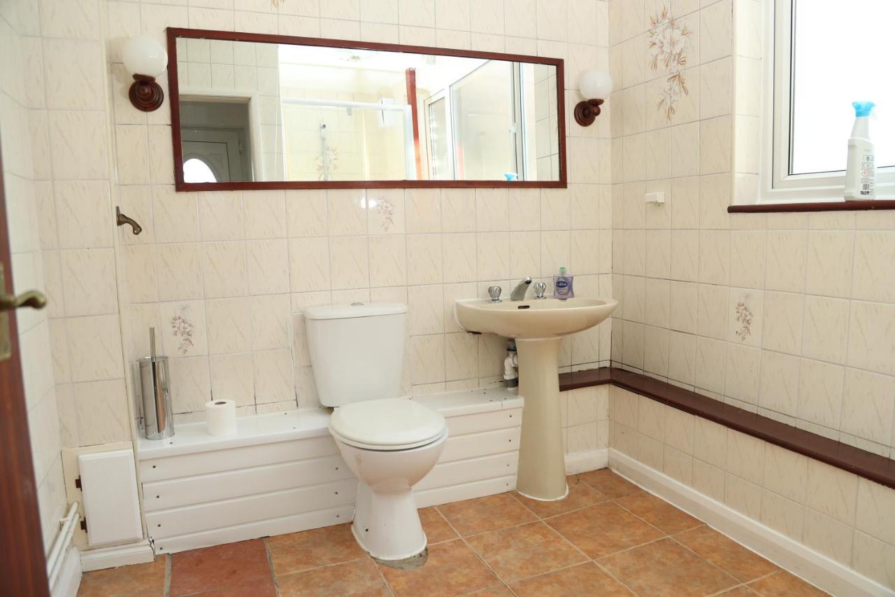 Cosy 3-Bed Bungalow Nec Airport Close To Amenities Birmingham Esterno foto